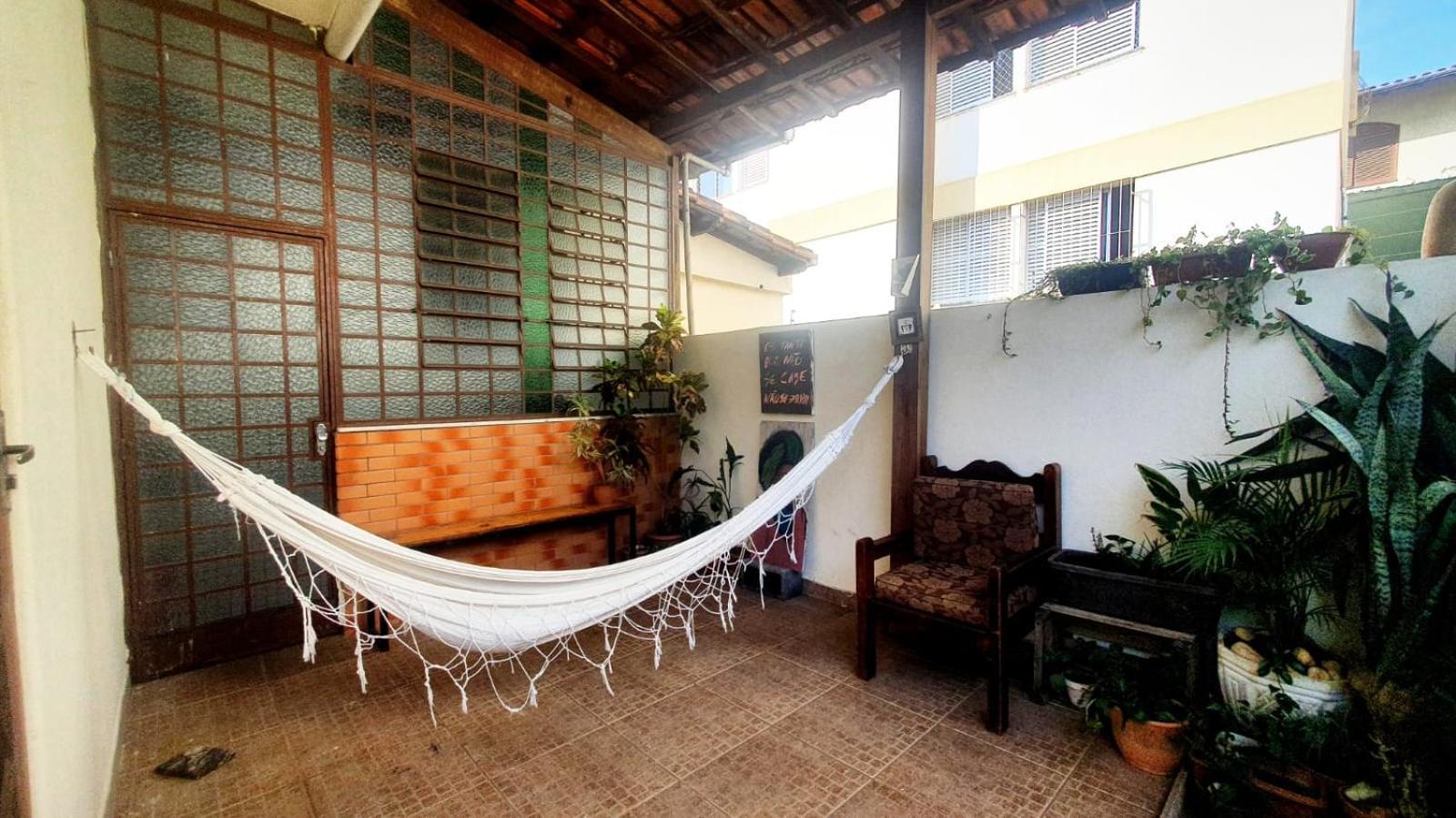 Quarto Casal Com Janela Casa Caramel Belo Horizonte Exterior photo