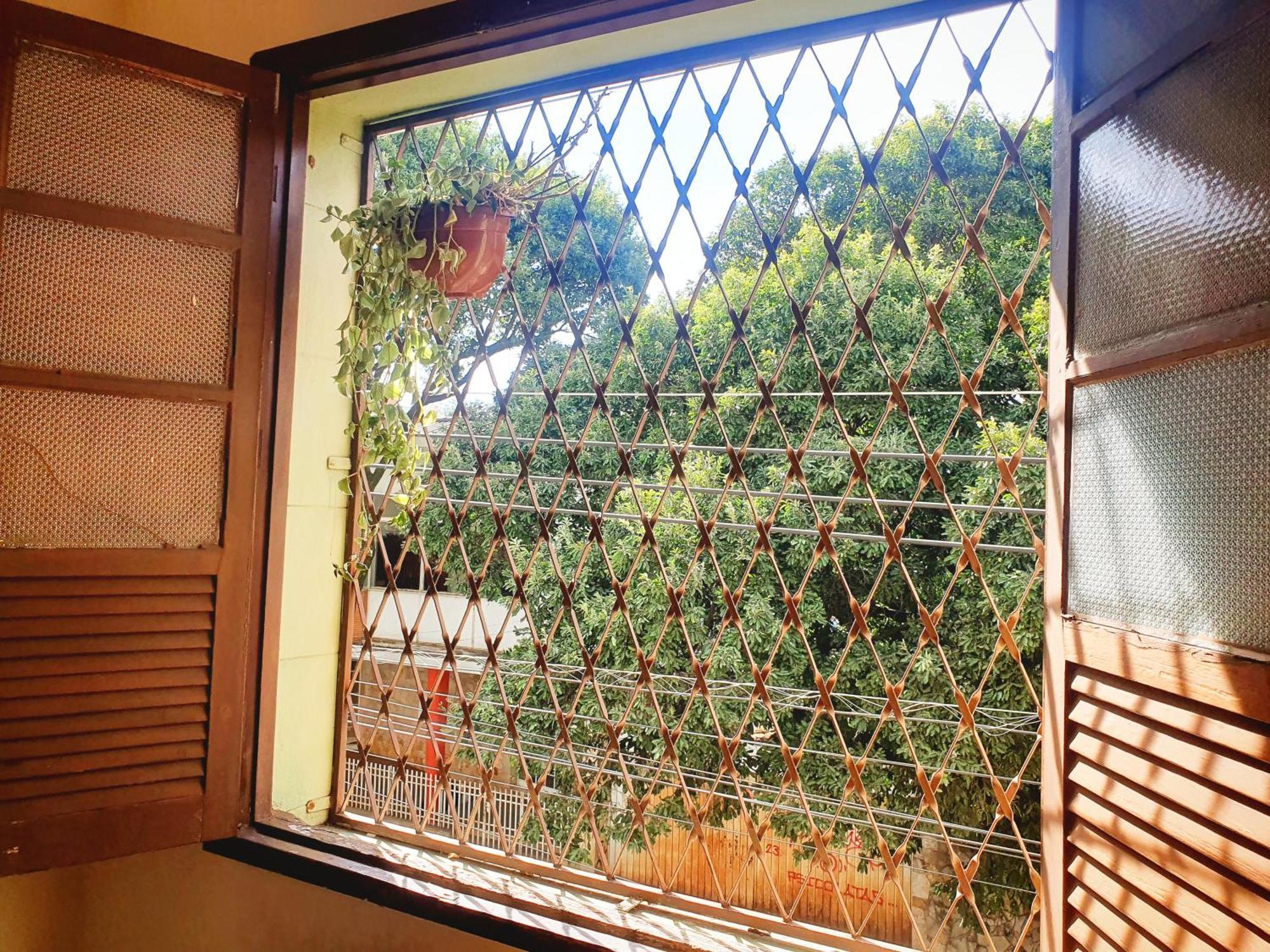 Quarto Casal Com Janela Casa Caramel Belo Horizonte Exterior photo