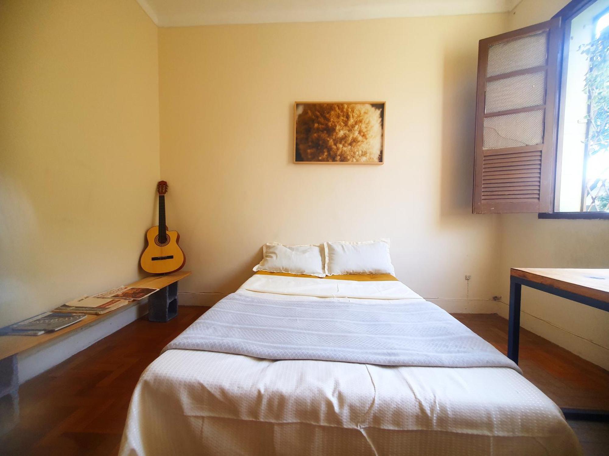 Quarto Casal Com Janela Casa Caramel Belo Horizonte Exterior photo